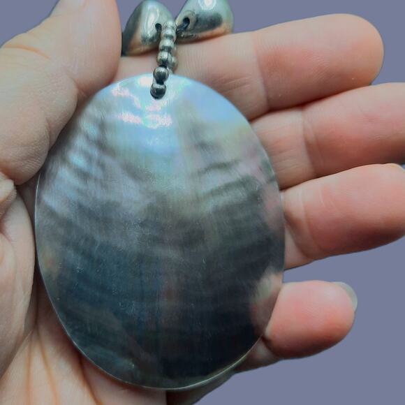 Vintage Abalone Shell Necklace Iridescent Oval Disc Pendant Purple Silver Beaded - Picture 8 of 11